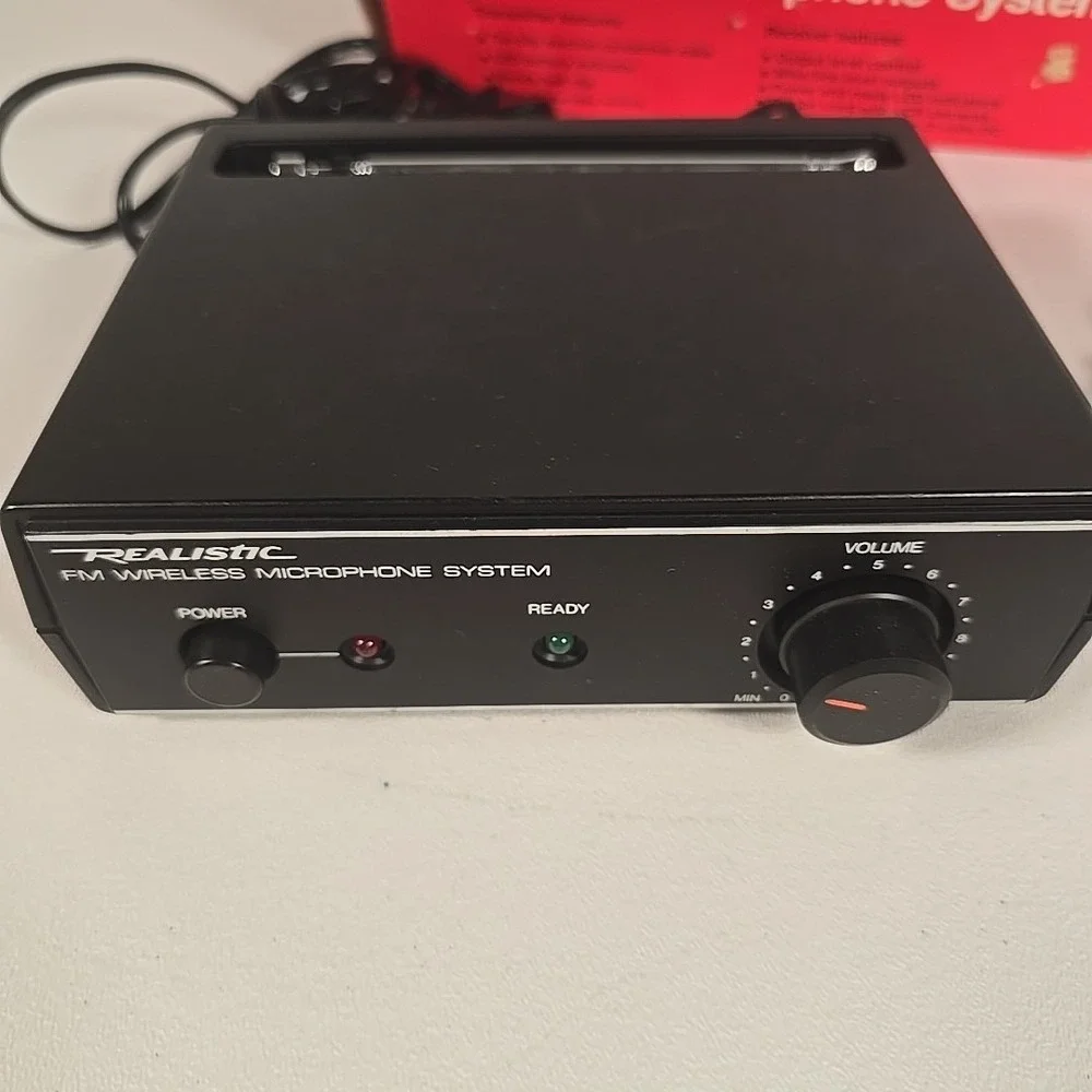 Vintage Realistic FM Wireless Microphone‎ System 32-1221A Clean